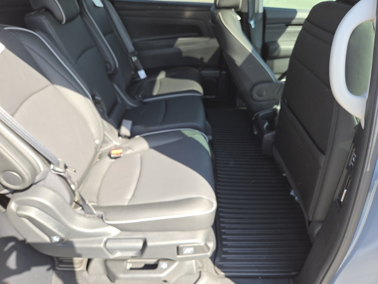New 2026 Sonic Gray Pearl Honda Touring image 24