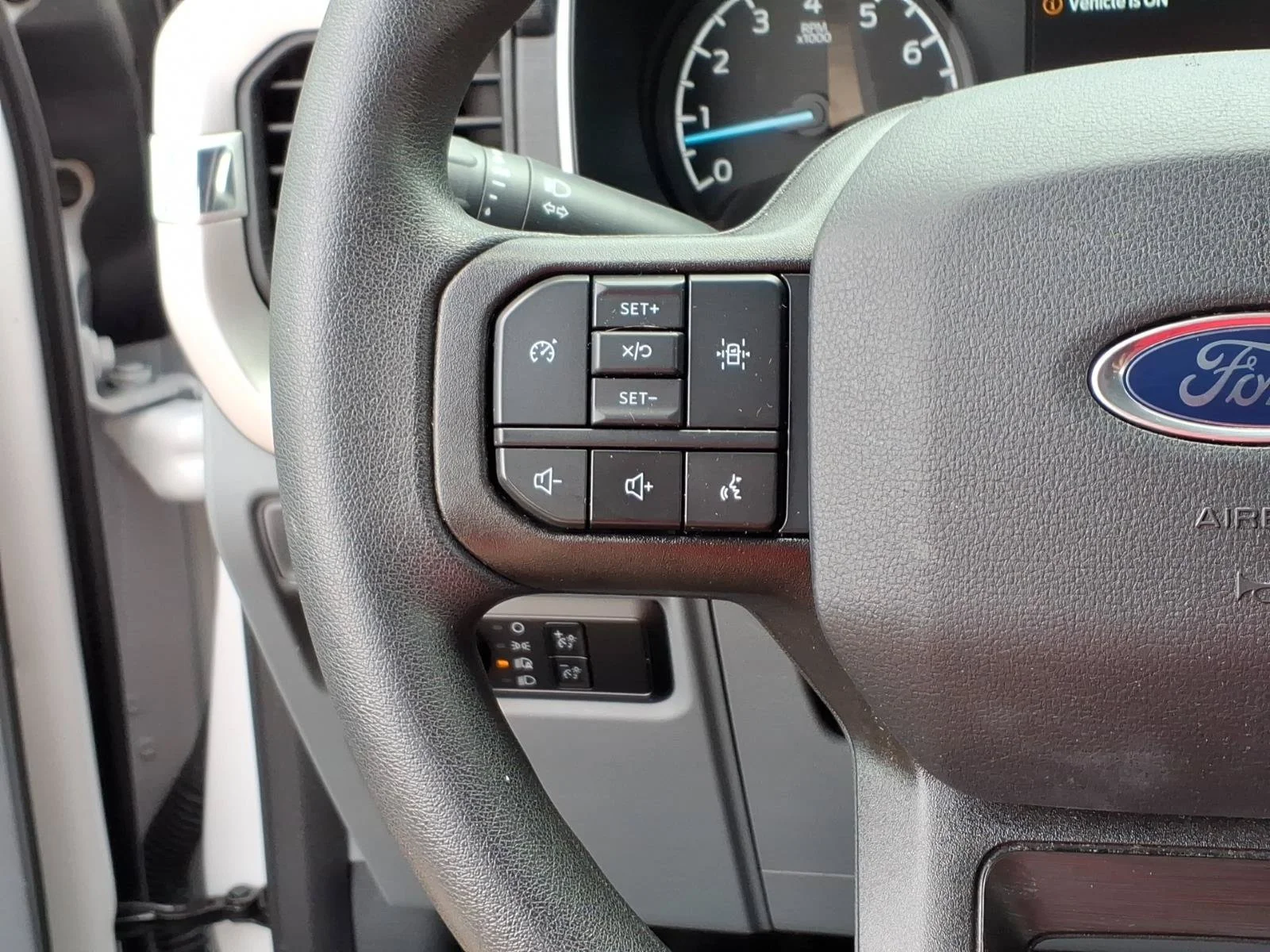 Used 2023 Oxford White Ford XL image 18