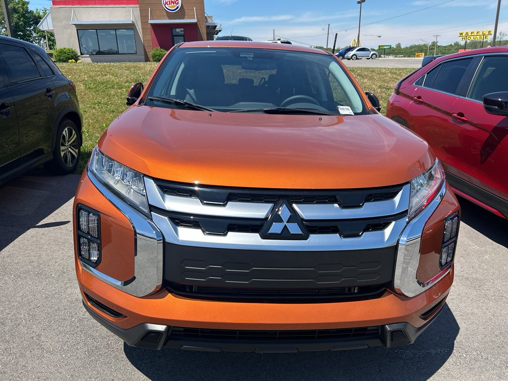 New 2026 Sunshine Orange Metallic Mitsubishi SE image 5