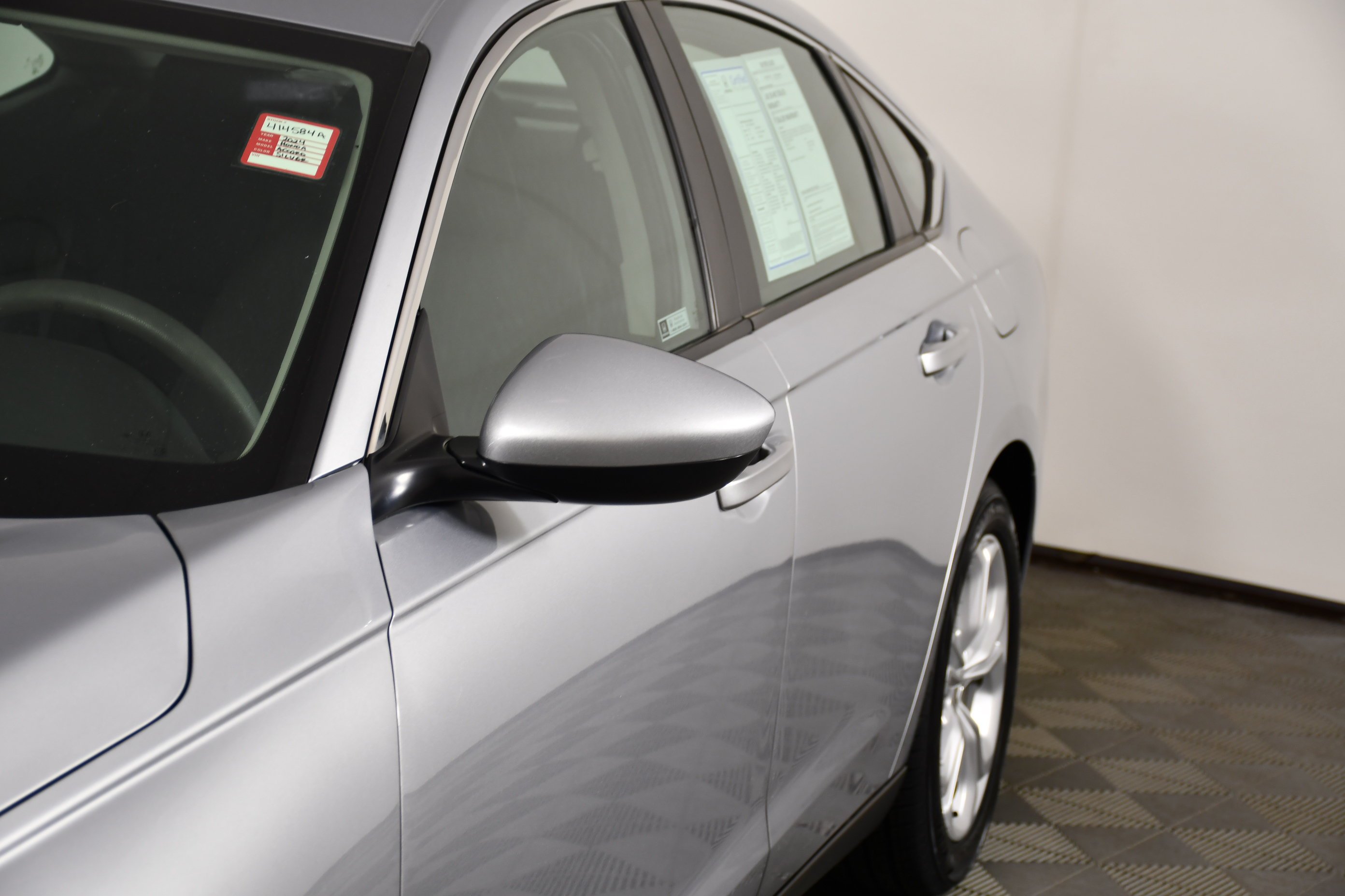 Certified Used 2024 Solar Silver Metallic Honda LX image 13