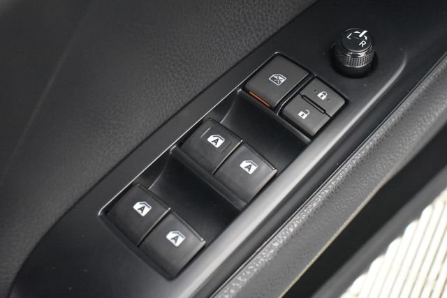 Used 2019 Silver Toyota SE image 19