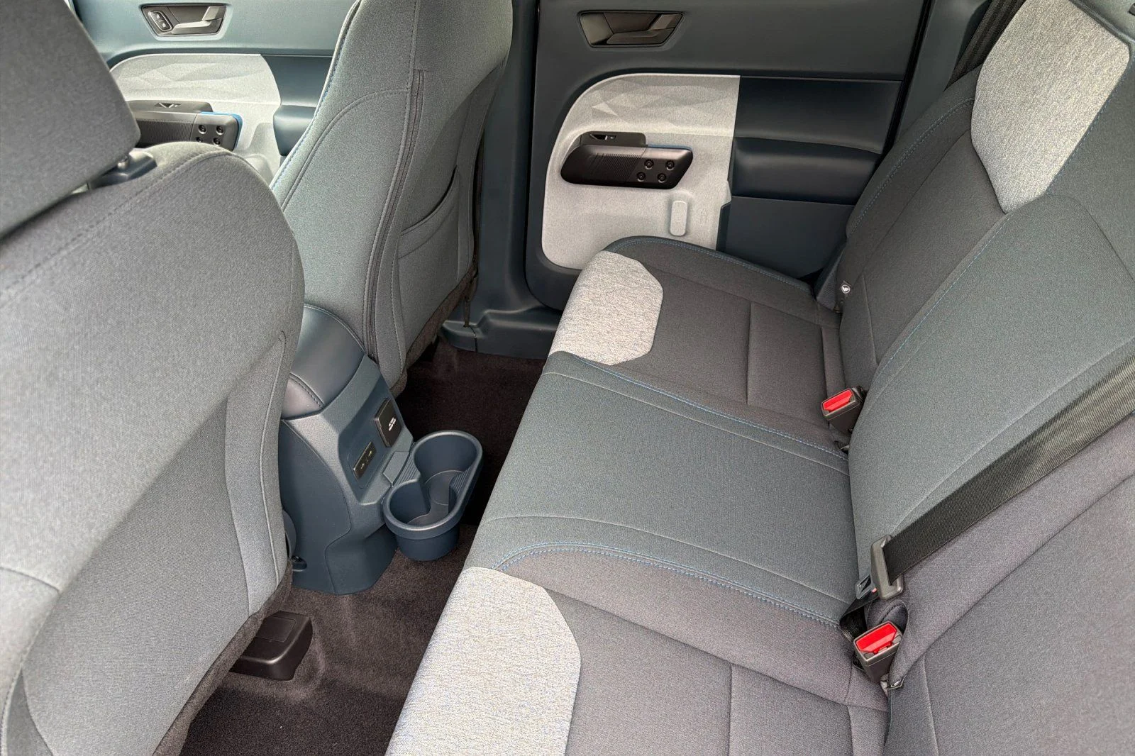 New 2026 Carbonized Gray Metallic Ford XLT image 15