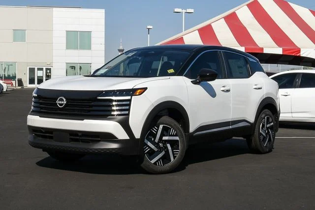 New 2026 Aspen White TriCoat / Super Black Two-tone Nissan SV image 39