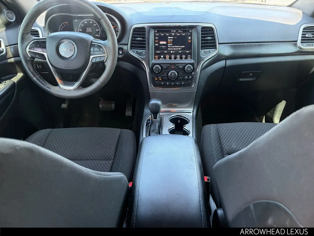 Used 2018 White Jeep Laredo E image 29