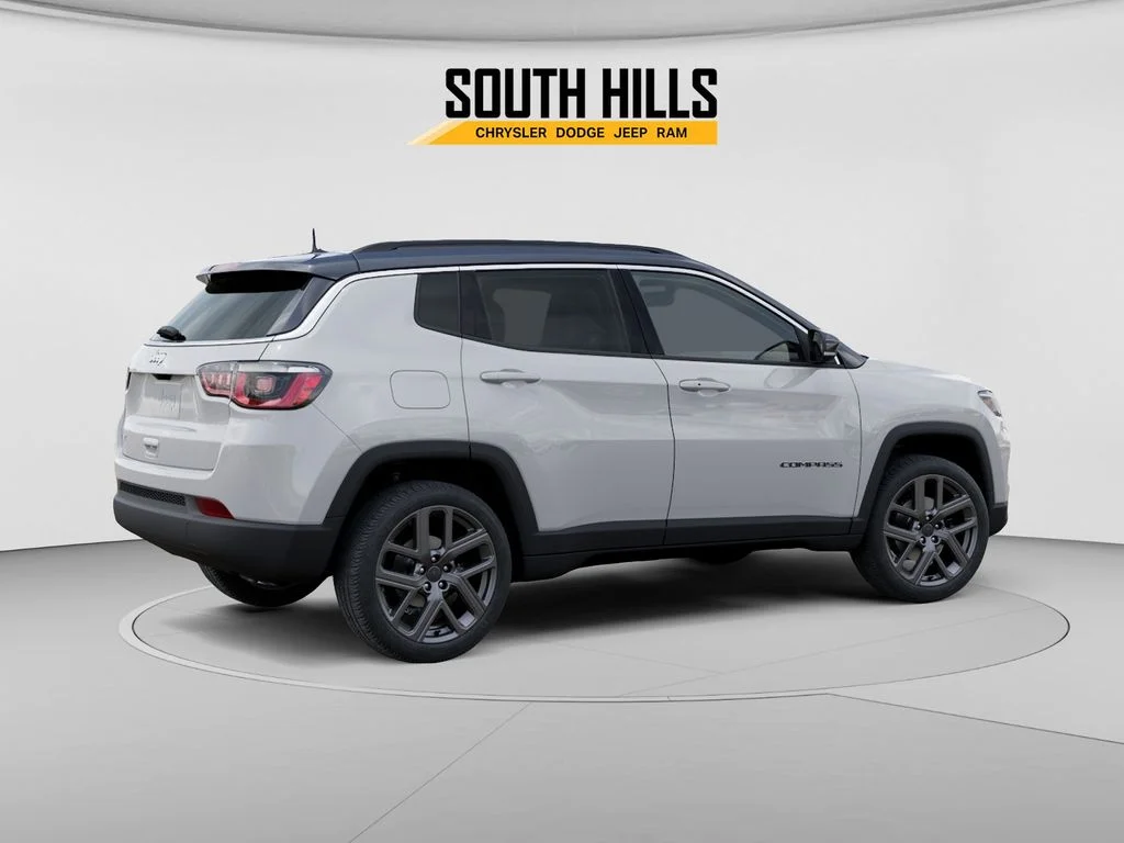 New 2026 Bright White Clear-Coat Exterior Paint Jeep Limited image 4