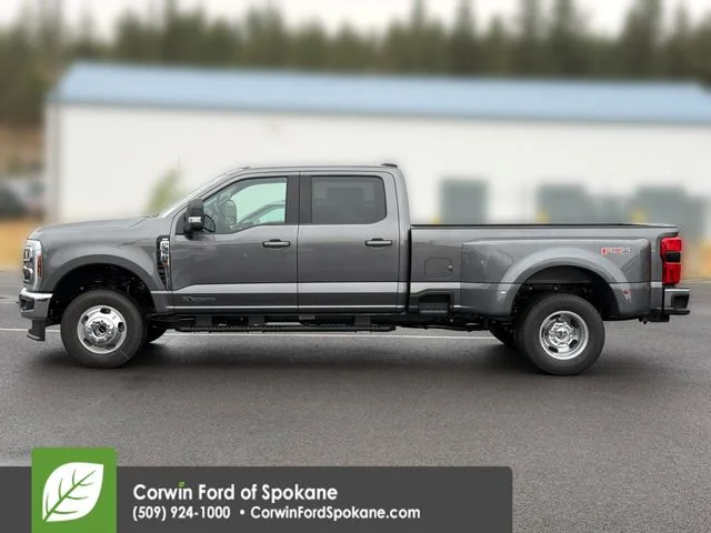 New 2026 Carbonized Gray Metallic Ford XLT image 9