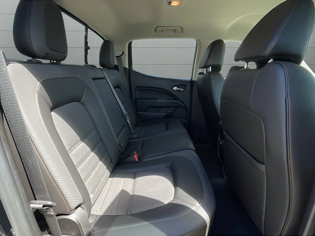 Used 2021 Black GMC AT4 w/Cloth image 14