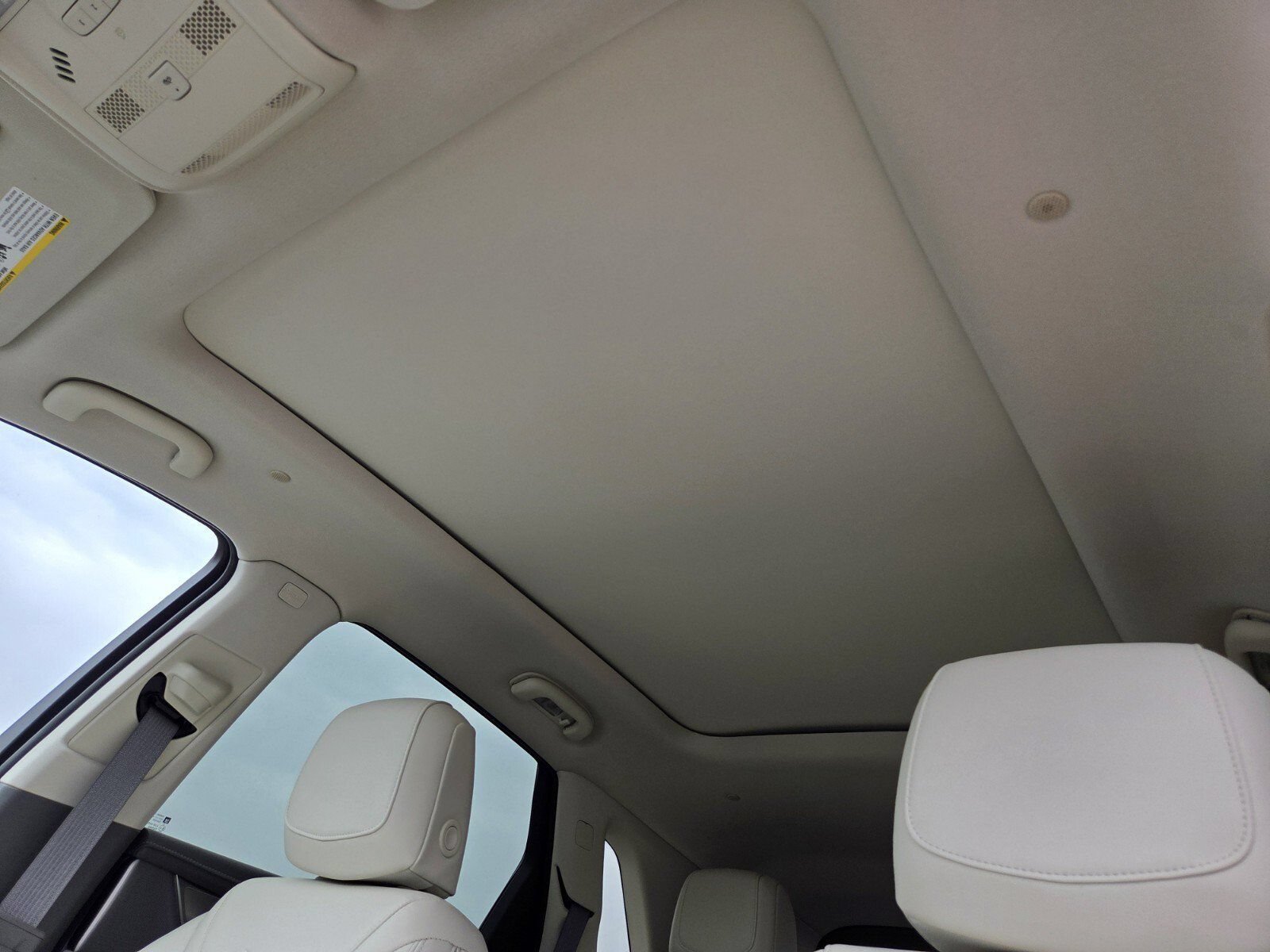 New 2026 Crystal White Tricoat Cadillac Premium Luxury image 20