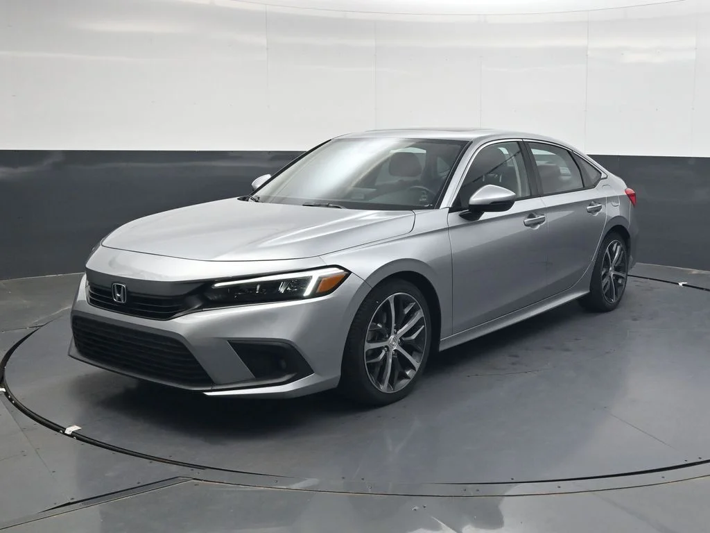 Certified Used 2024 Lunar Silver Metallic Honda Touring image 8