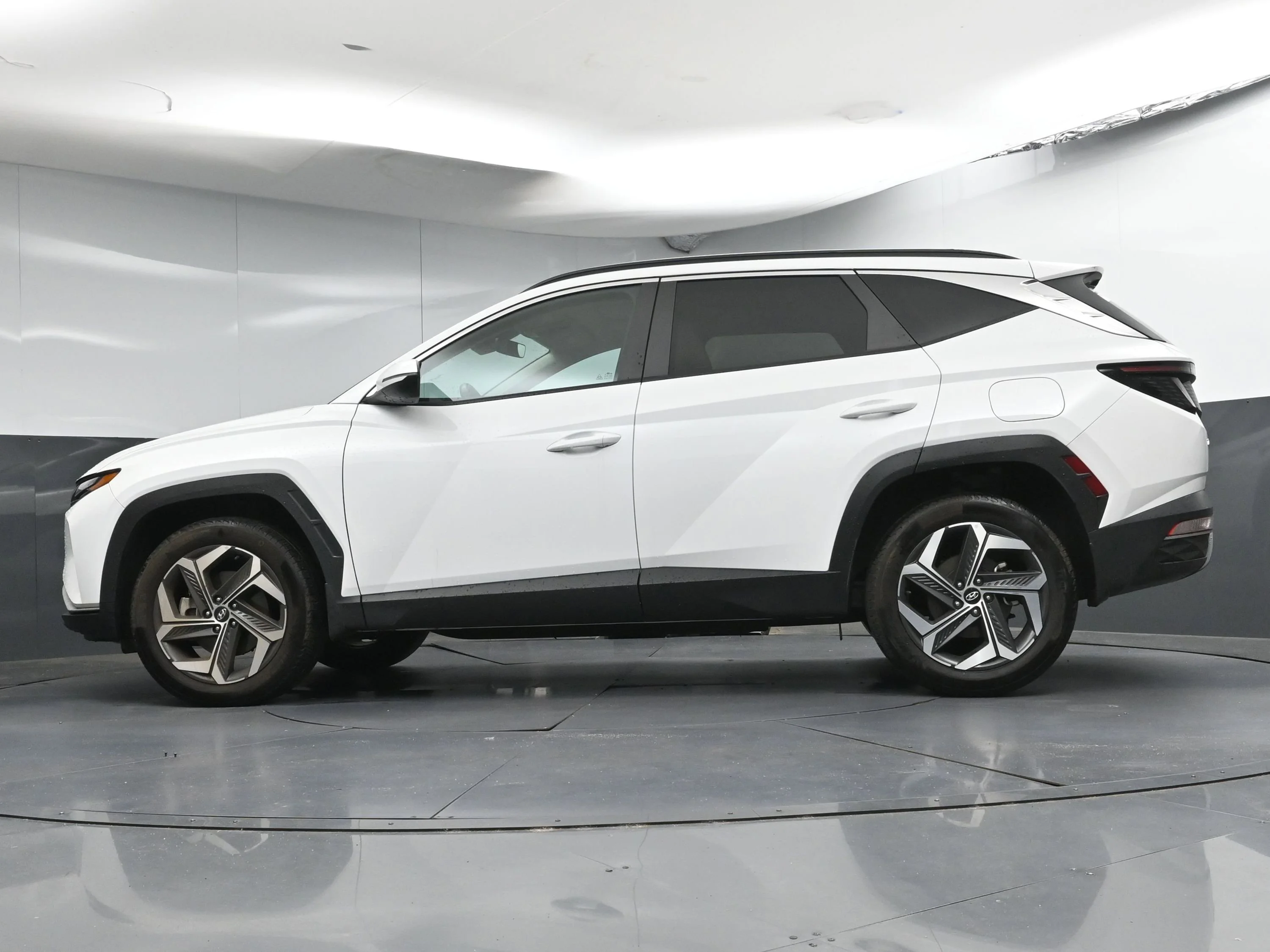 Used 2023 Serenity White Pearl Hyundai SEL image 27