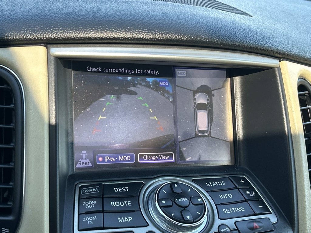 Used 2017 Black INFINITI Base image 31