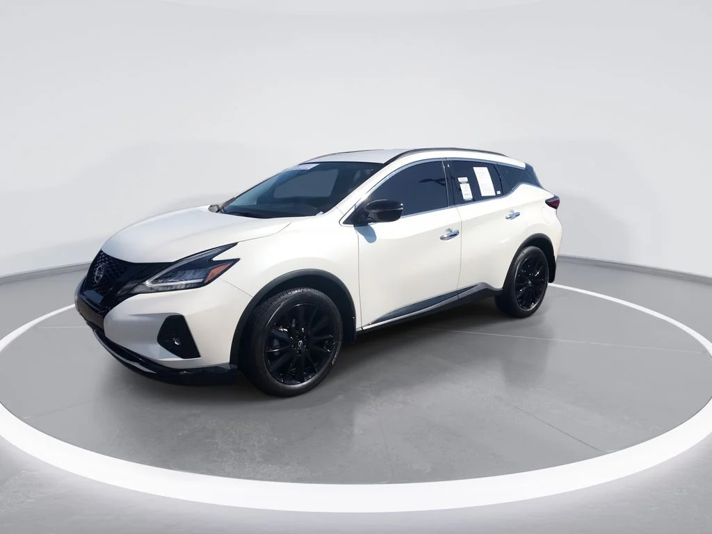 Used 2023 White Nissan SV image 4