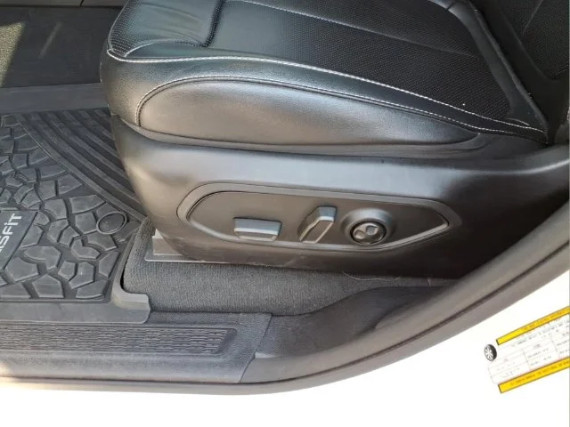 Used 2024 White Jeep Limited image 16