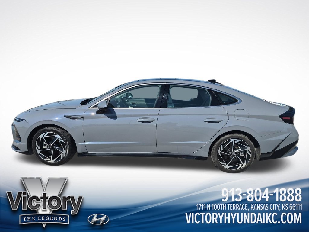 Certified Used 2024 Blue Hyundai SEL image 2