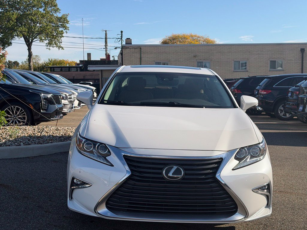 Used 2018 White Lexus 350 image 8