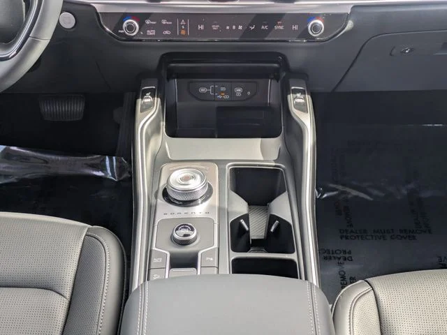 New 2026 Snow White Pearl Kia EX image 20