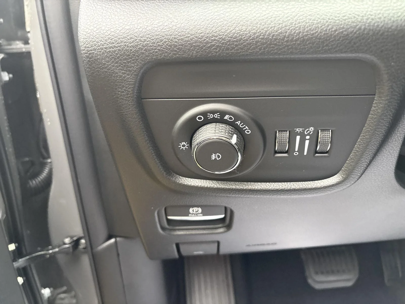 New 2027 Sting-Gray Clearcoat Jeep Limited Reserve image 20