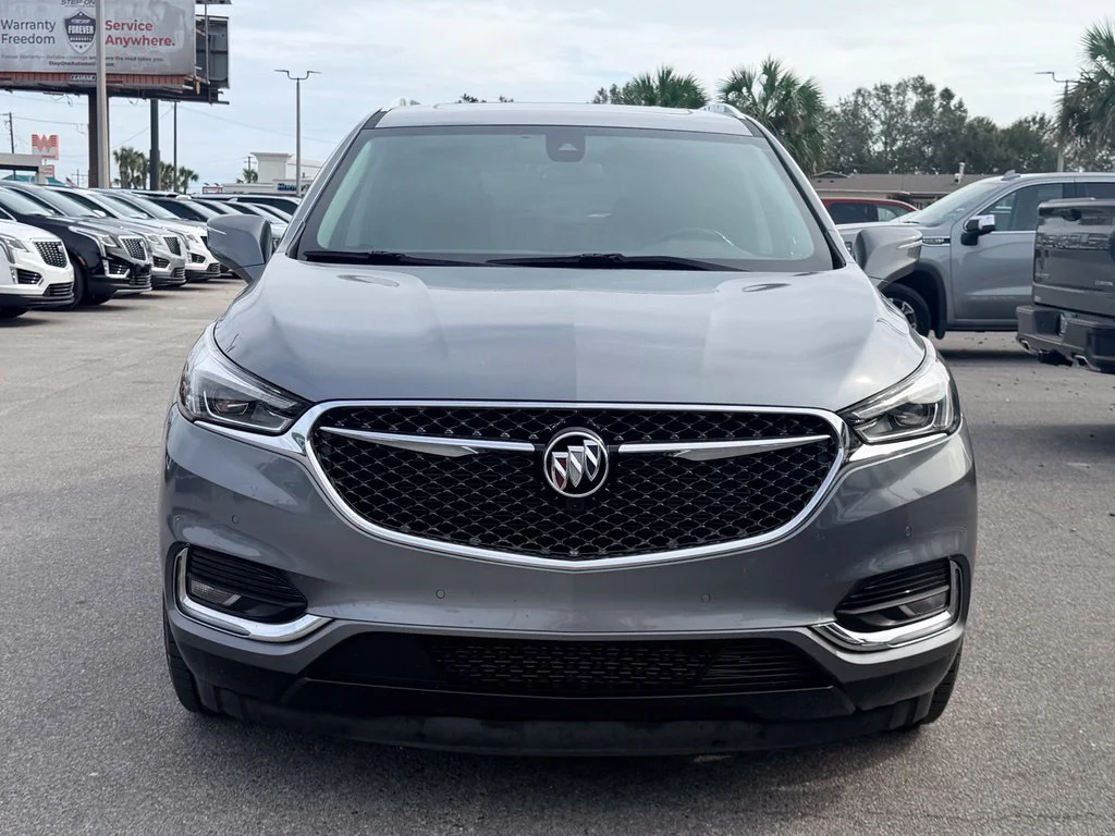 Used 2018 Gray Buick Avenir image 9