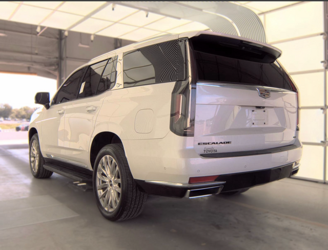 Used 2022 White Cadillac Premium Luxury image 4