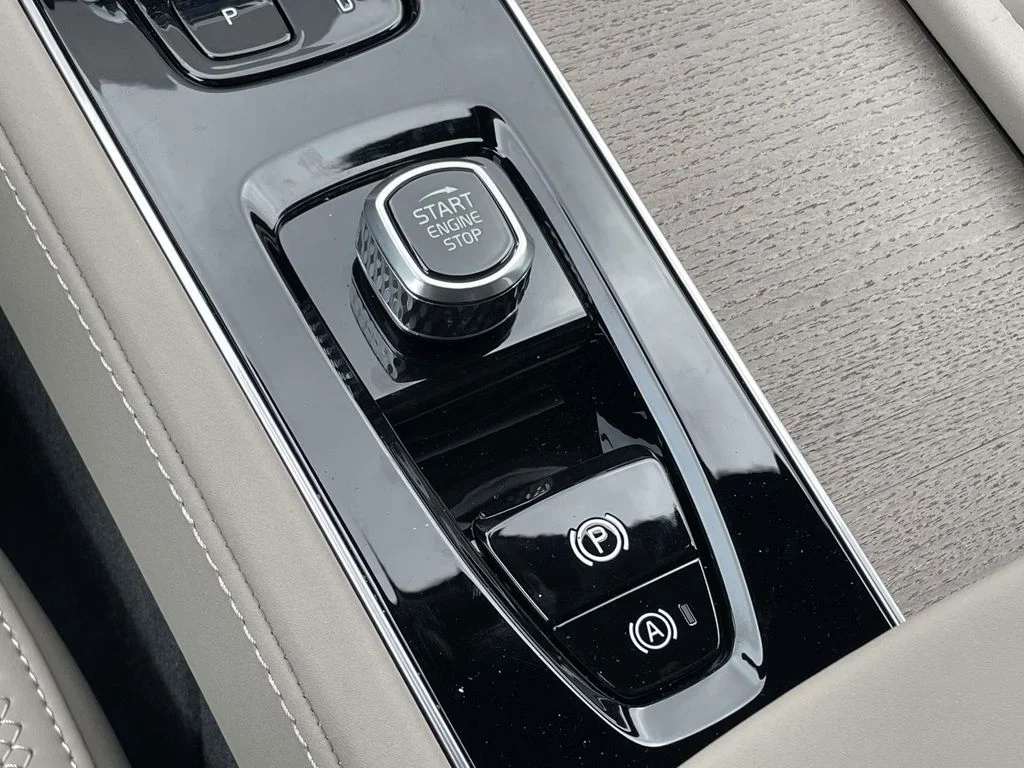 2026 Volvo XC90 Plus - Photo 22