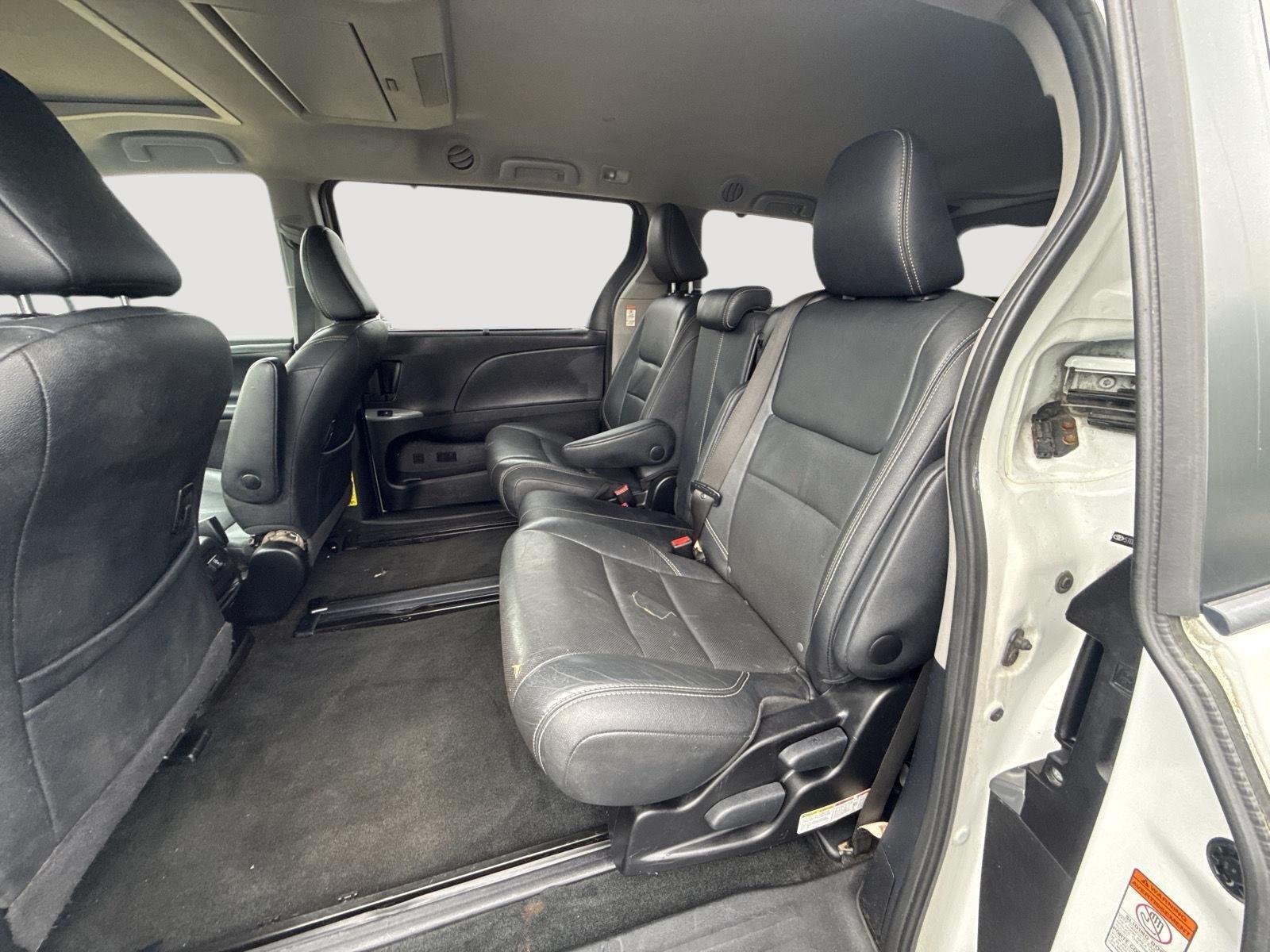 Used 2015 Super White Toyota SE Premium image 5
