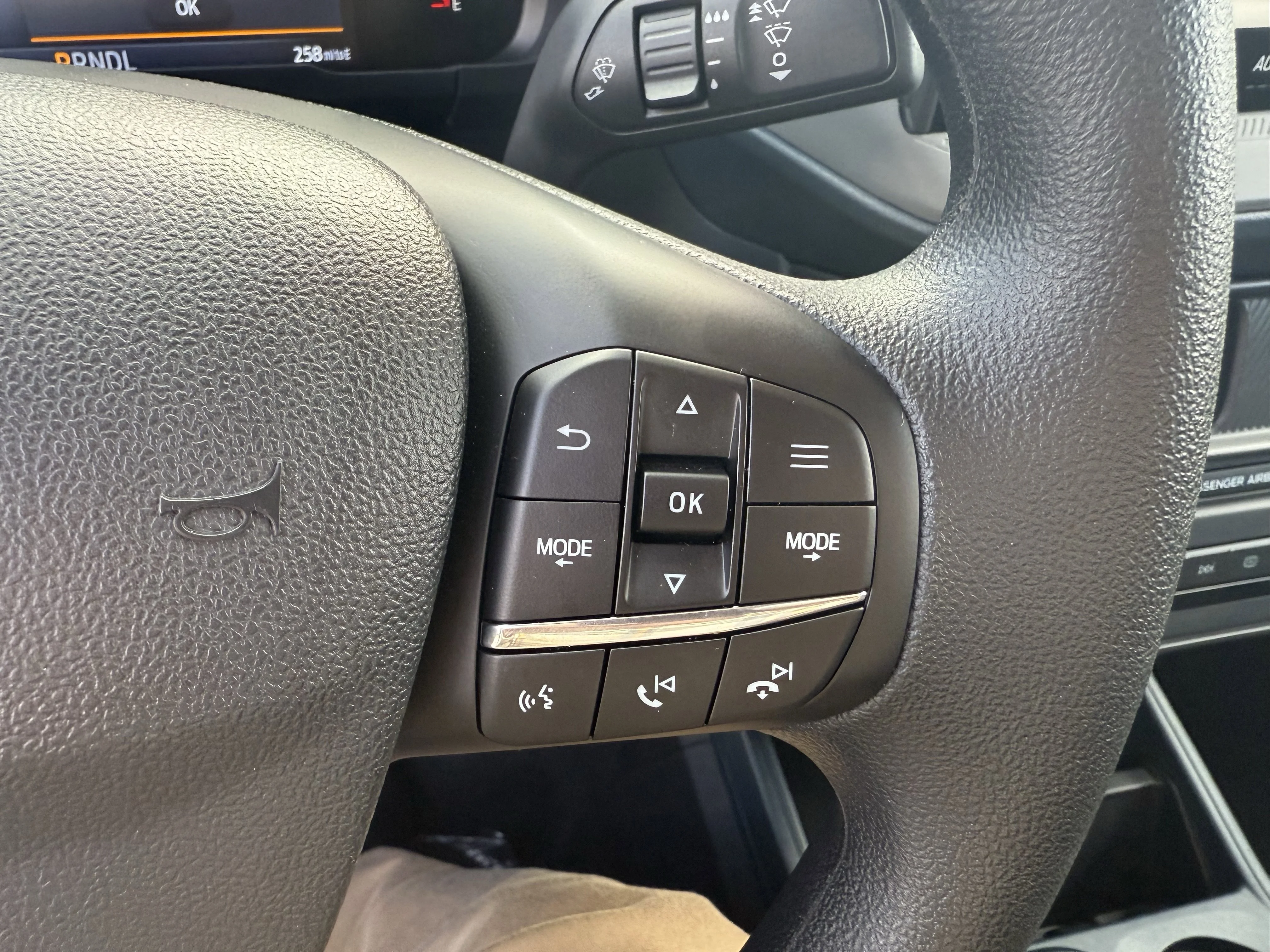 2025 Ford Maverick XL - Photo 16