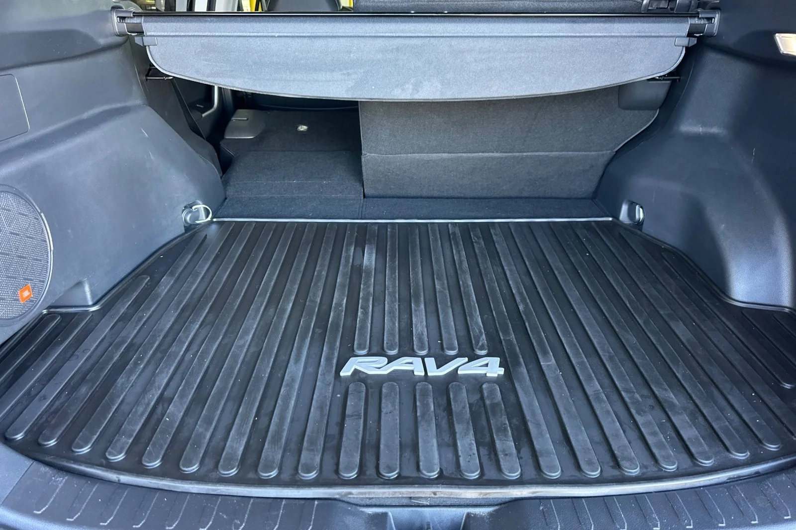Used 2024 Wind Chill Pearl Toyota Hybrid XLE Premium image 14