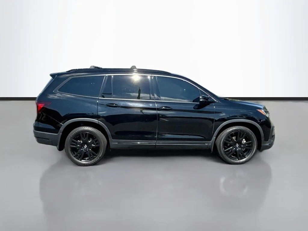 Used 2022 Crystal Black Pearl Honda Black Edition image 9