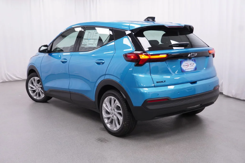 New 2027 Marina Blue Metallic Chevrolet LT image 5