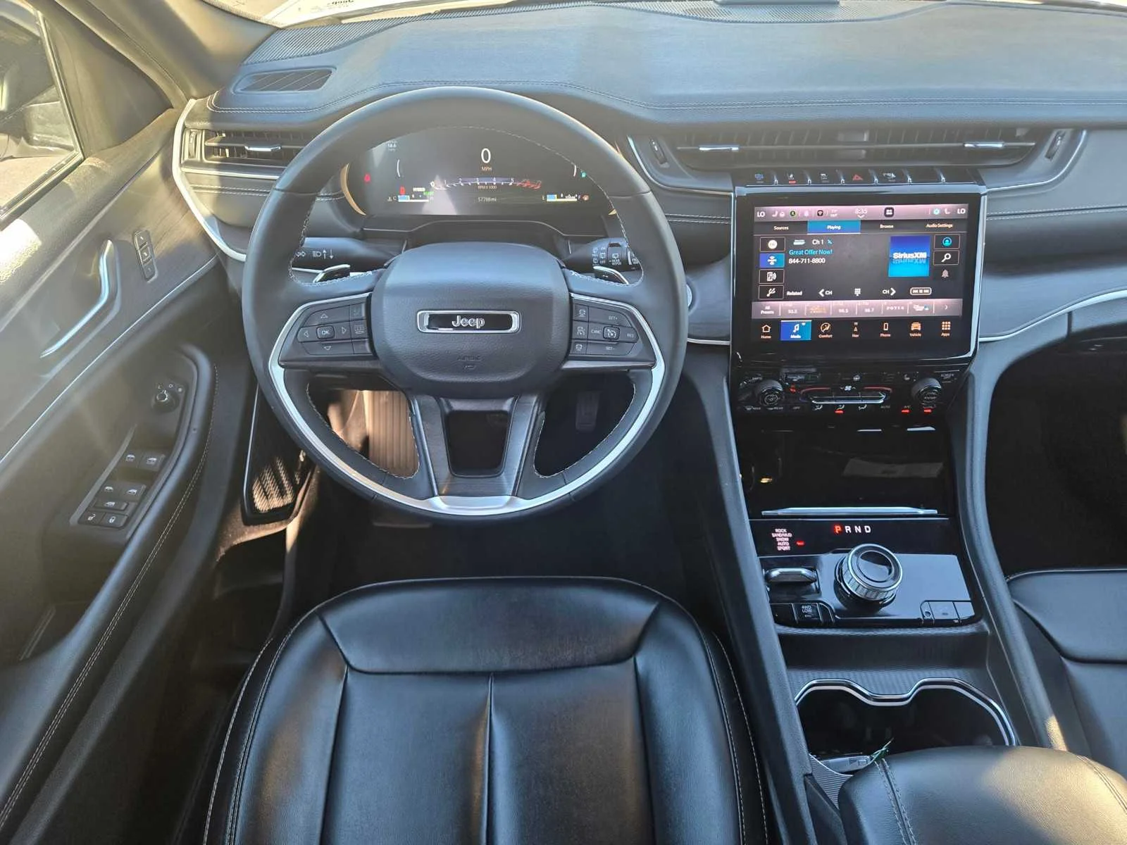 Used 2024  Jeep  image 10