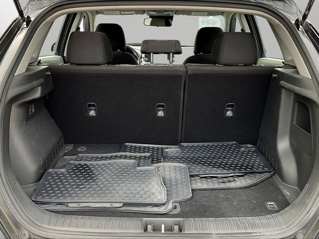 Used 2019 Gray Hyundai SE image 7