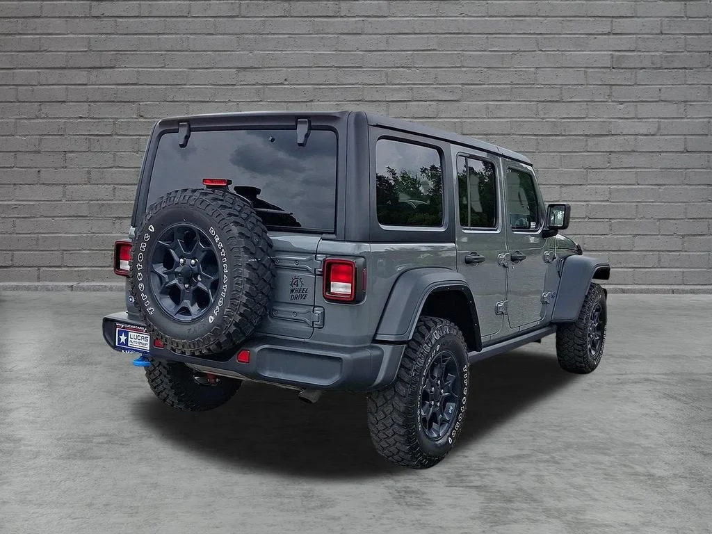Used 2023 Gray Jeep 4x4 image 42