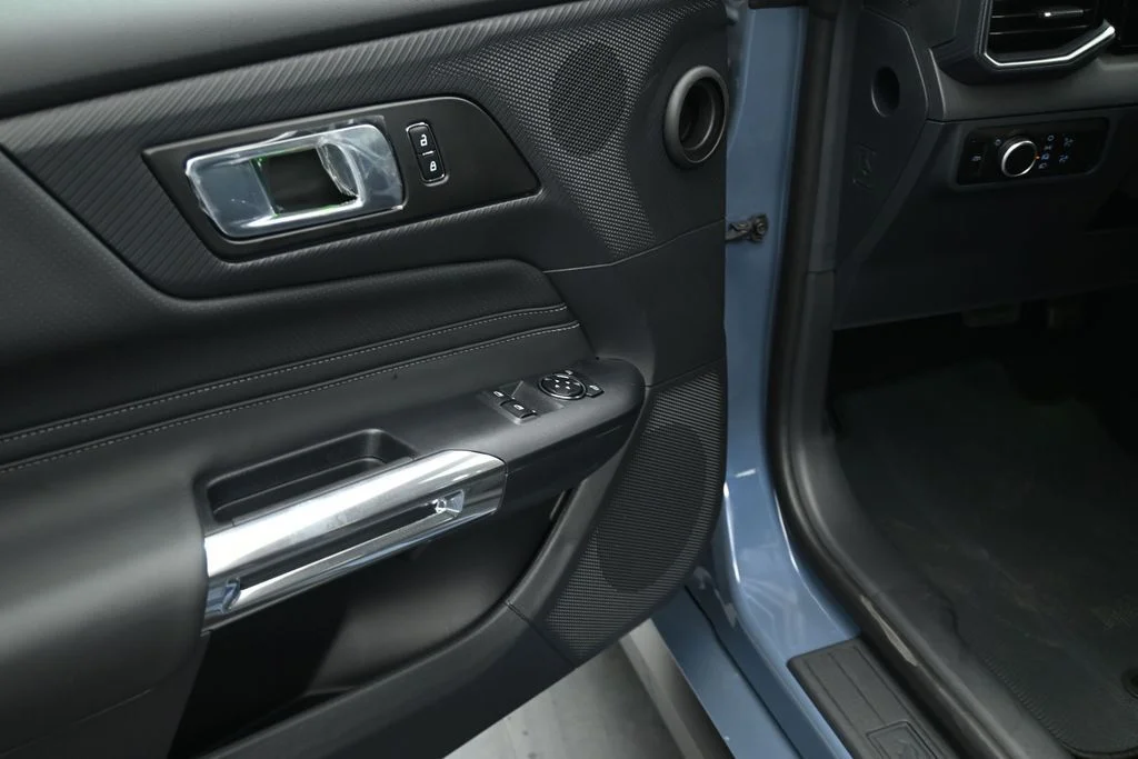 New 2026 Vapor Blue Metallic Ford GT Premium image 7