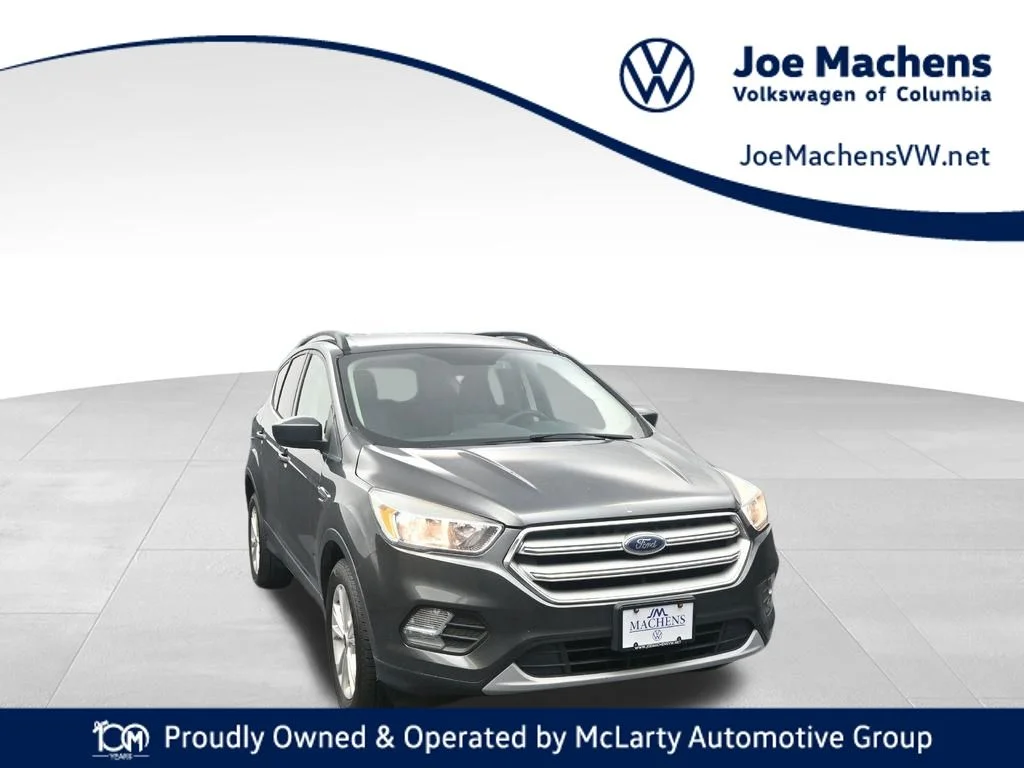 Used 2018 Gray Ford SE image 1