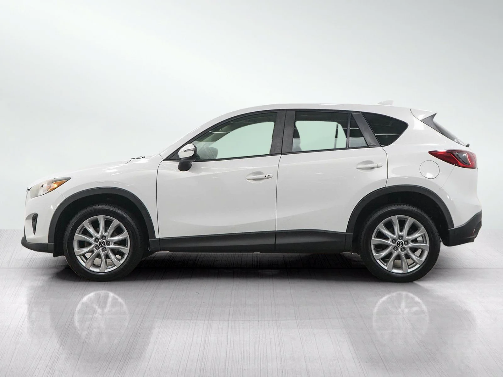 Used 2015 Mazda CX-5 Grand Touring with VIN JM3KE4DY0F0528817 for sale in White Bear Lake, Minnesota