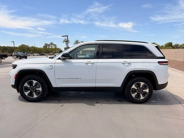 Used 2024 White Jeep 4xe image 10