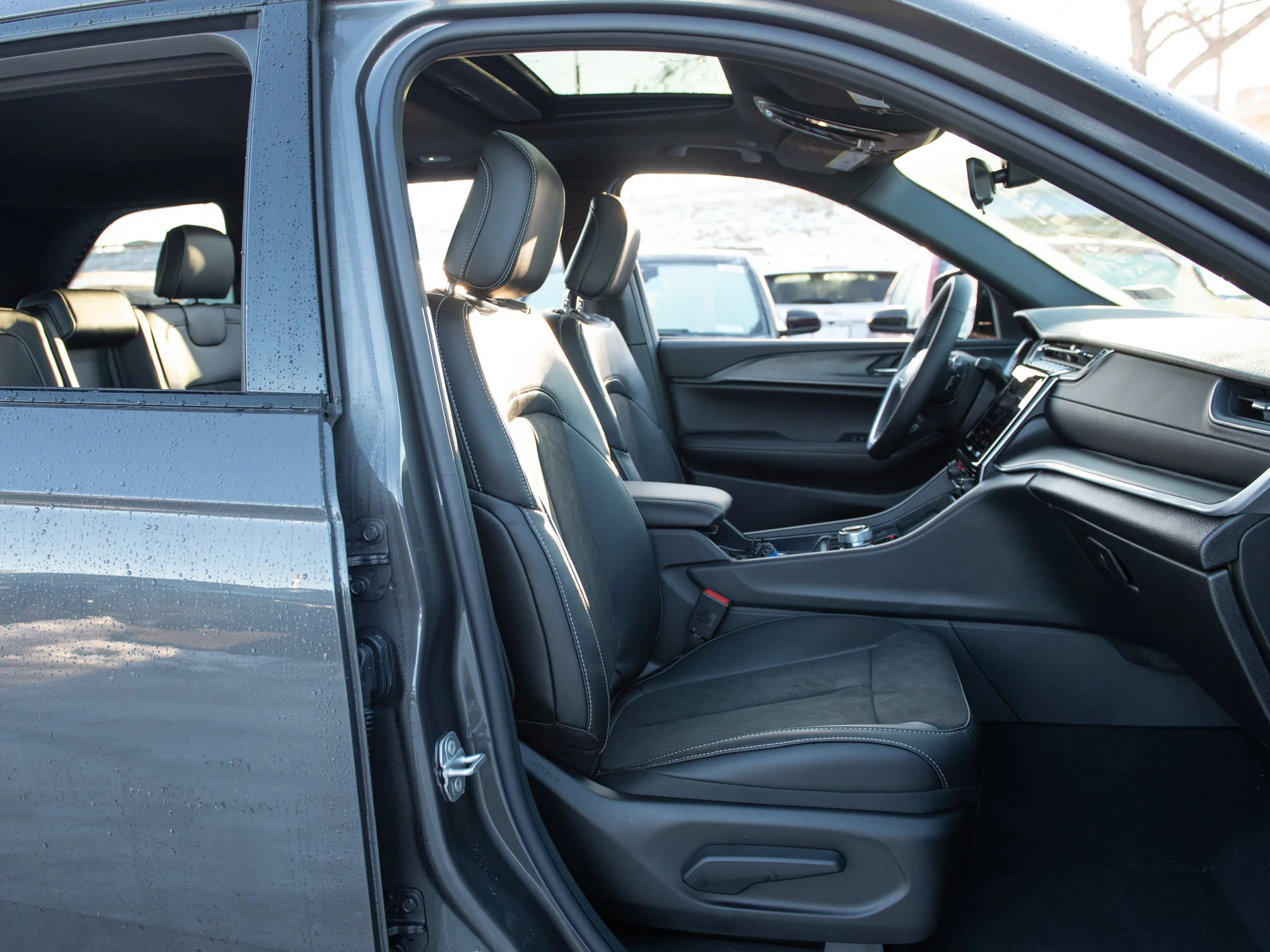 New 2025 Grey Jeep Altitude* image 23