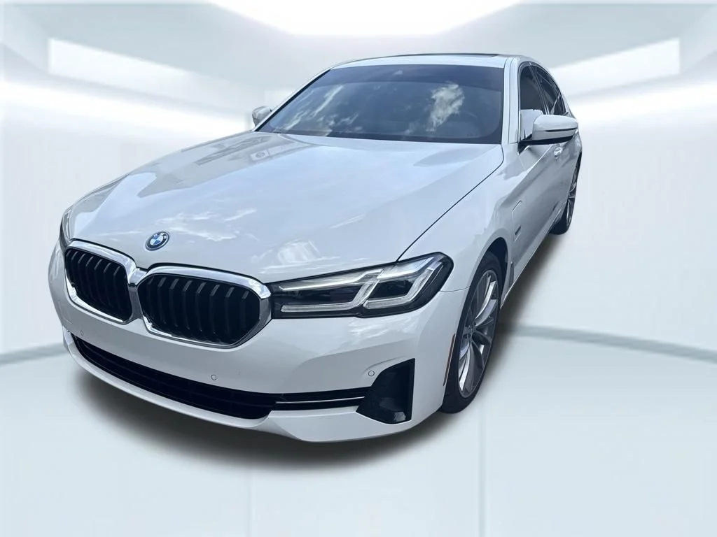 Used 2022 White BMW 530e iPerformance image 1