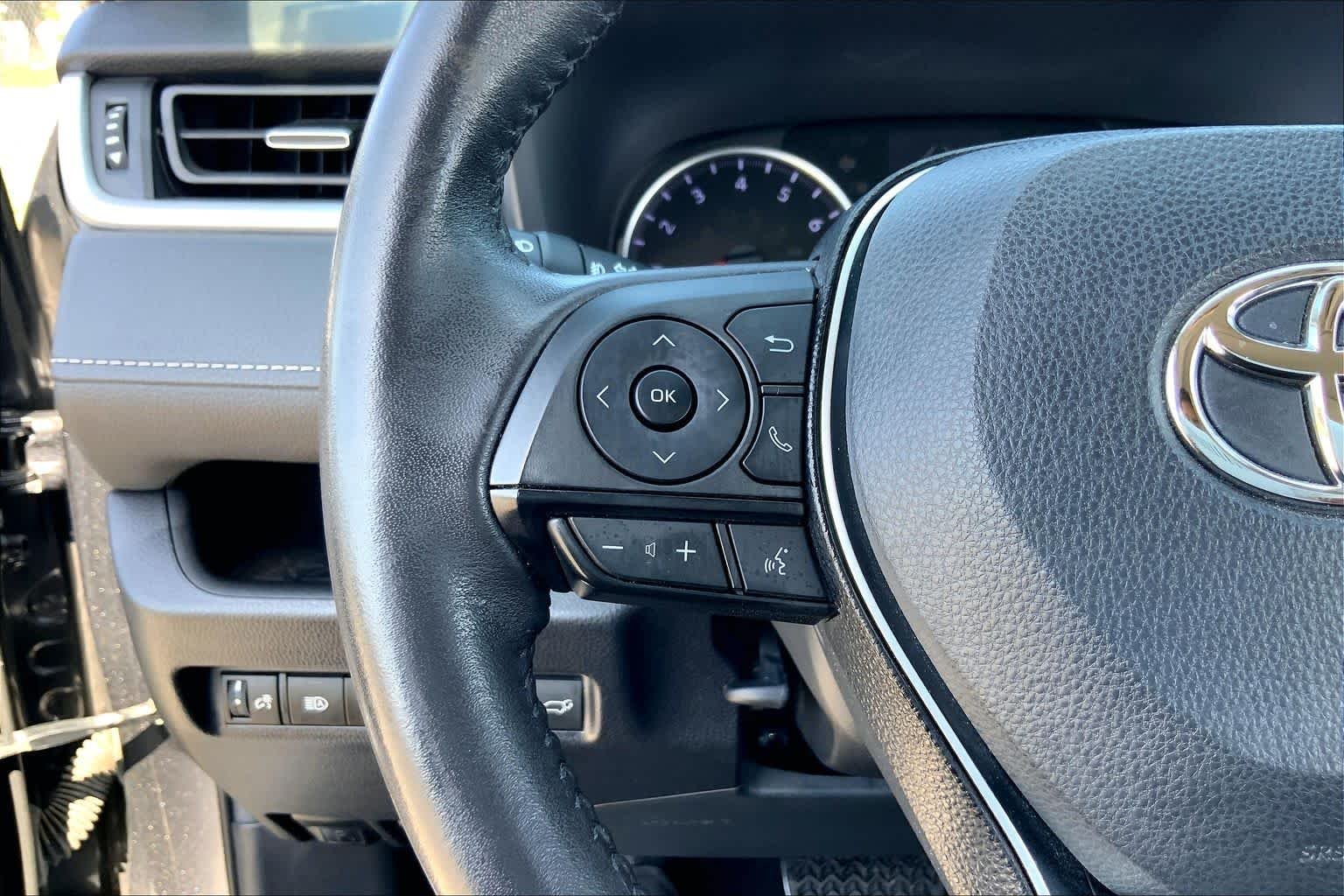 Used 2021 Magnetic Gray Metallic Toyota XLE Premium image 23