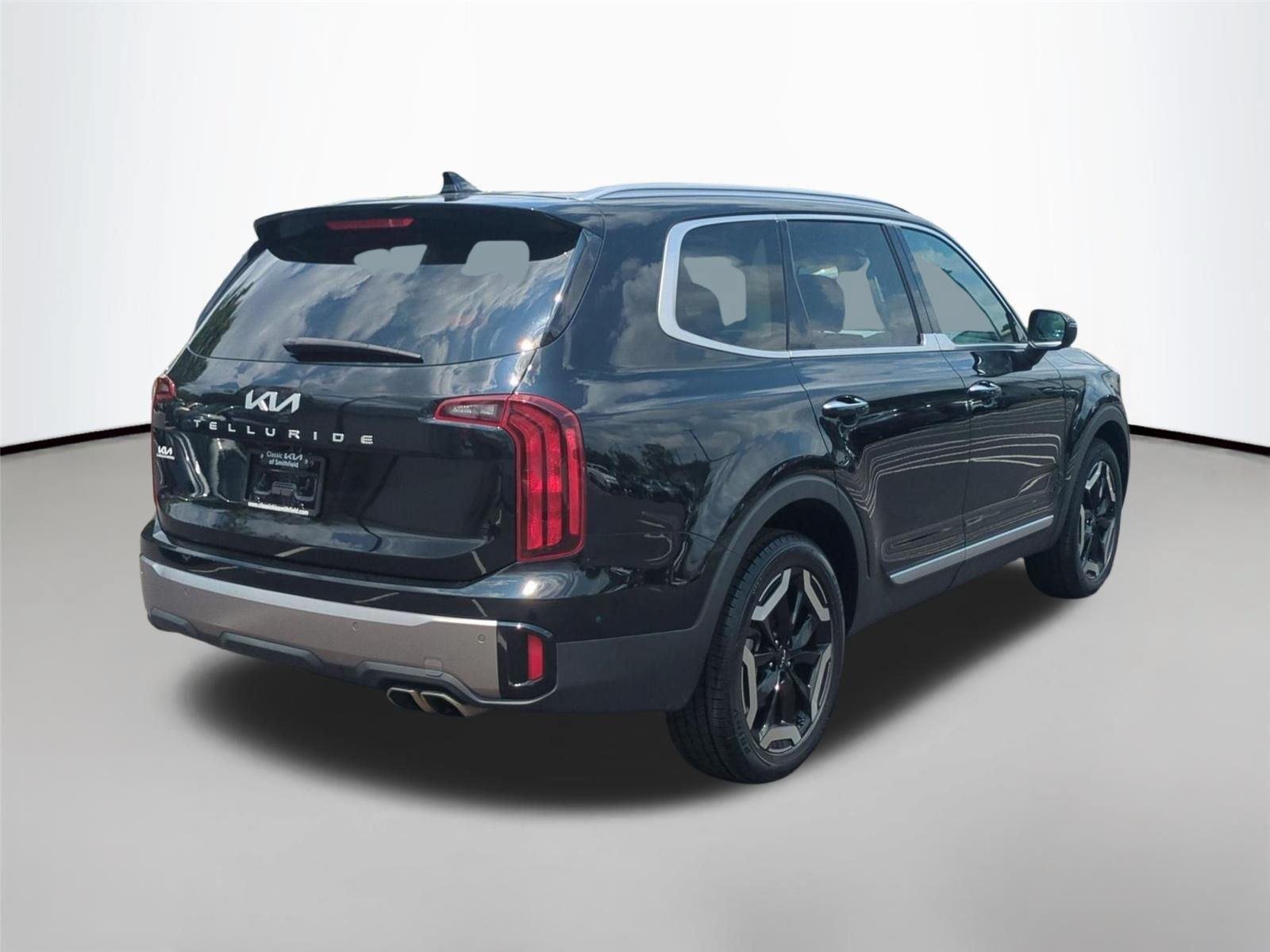 Used 2025 Ebony Black Kia S image 14