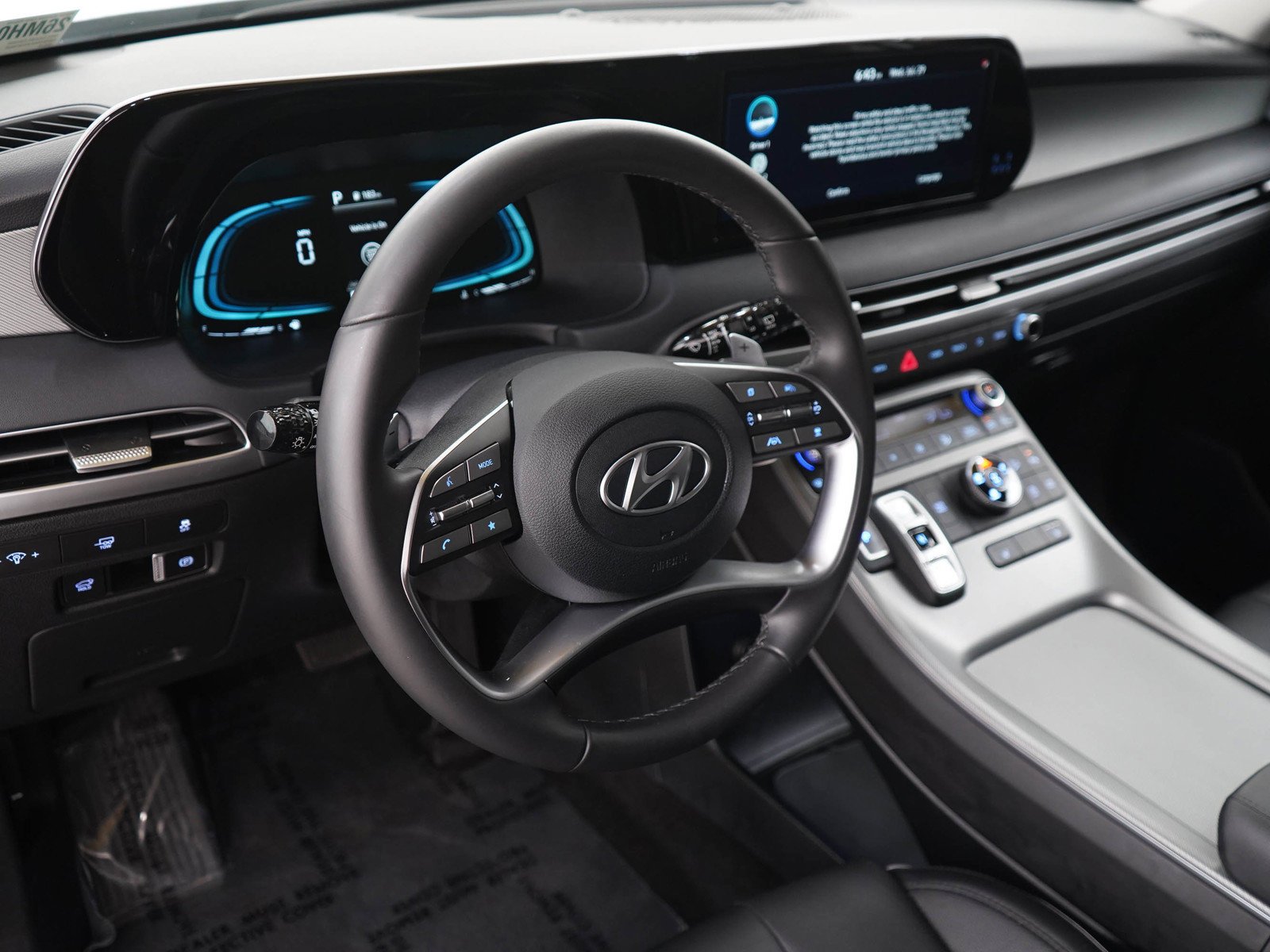 Used 2025 Hyper White Hyundai SEL AWD image 22