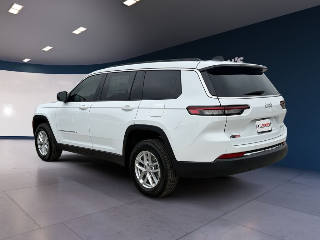 New 2026 Silver Zynith Exterior Paint Jeep Laredo image 3