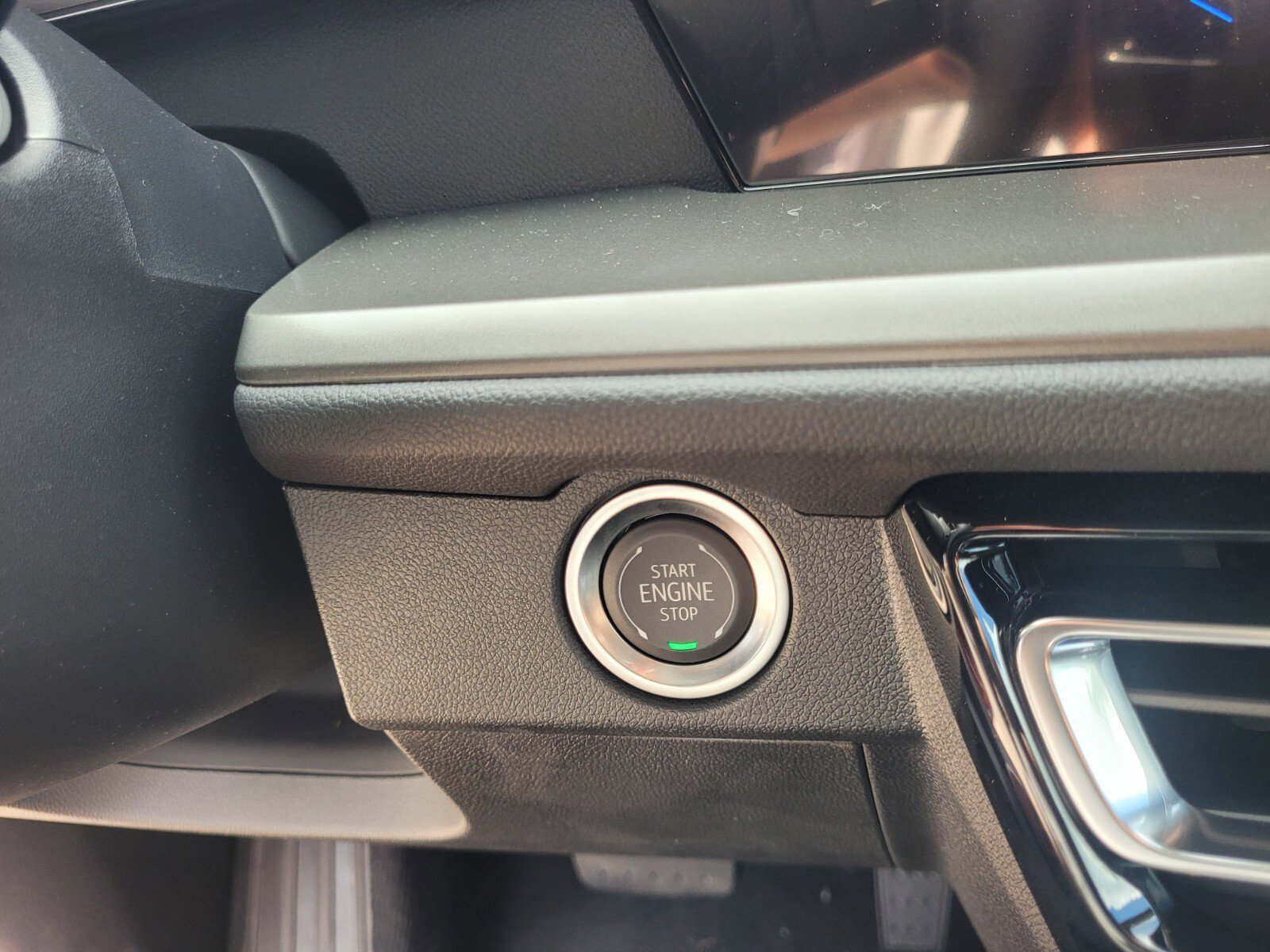 2025 Chevrolet Traverse LT - Photo 30