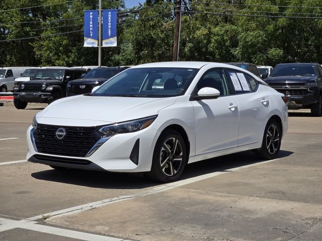 Used 2025 White Nissan SV image 3
