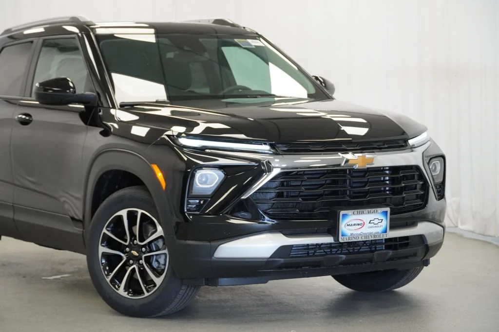 New 2026 Mosaic Black Metallic Chevrolet LT image 8