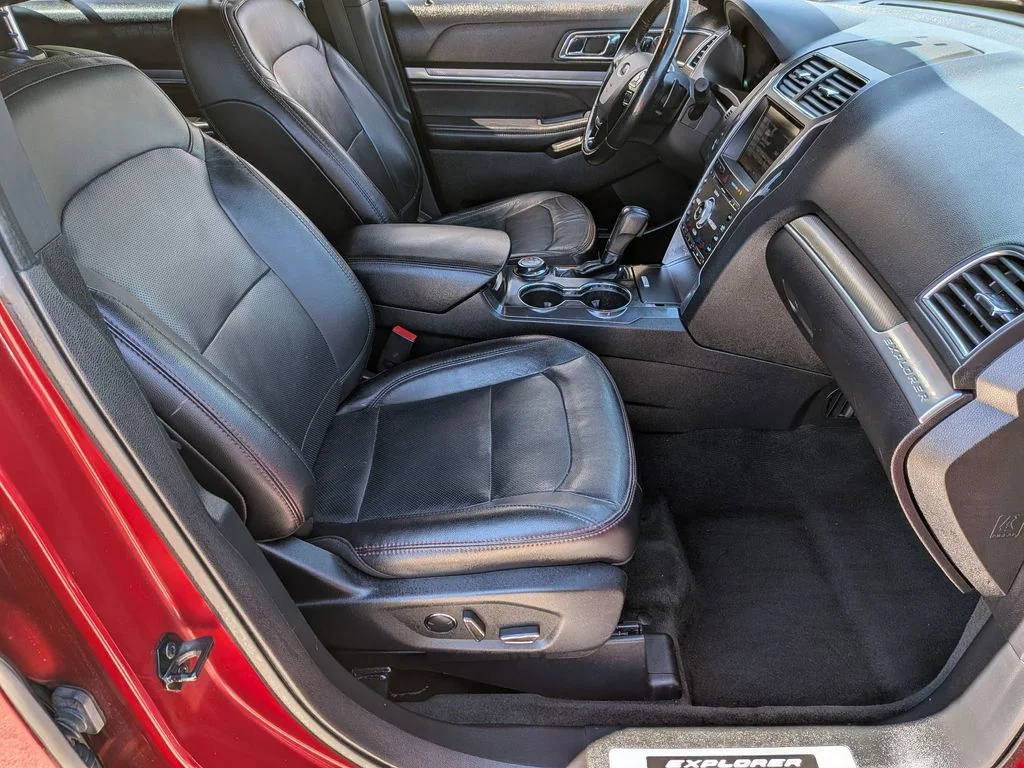 Used 2016 Red Ford Sport image 33