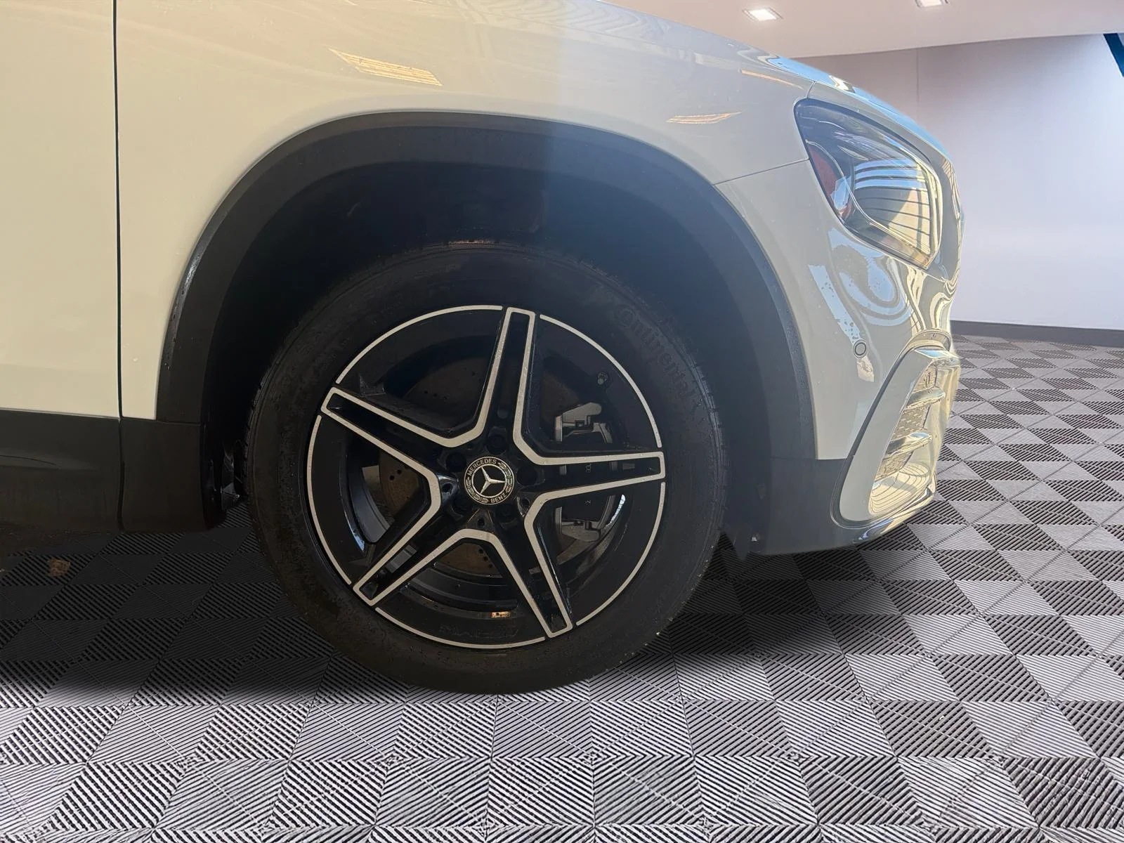 New 2026 White Mercedes-Benz Glb 250 4matic Suv image 3