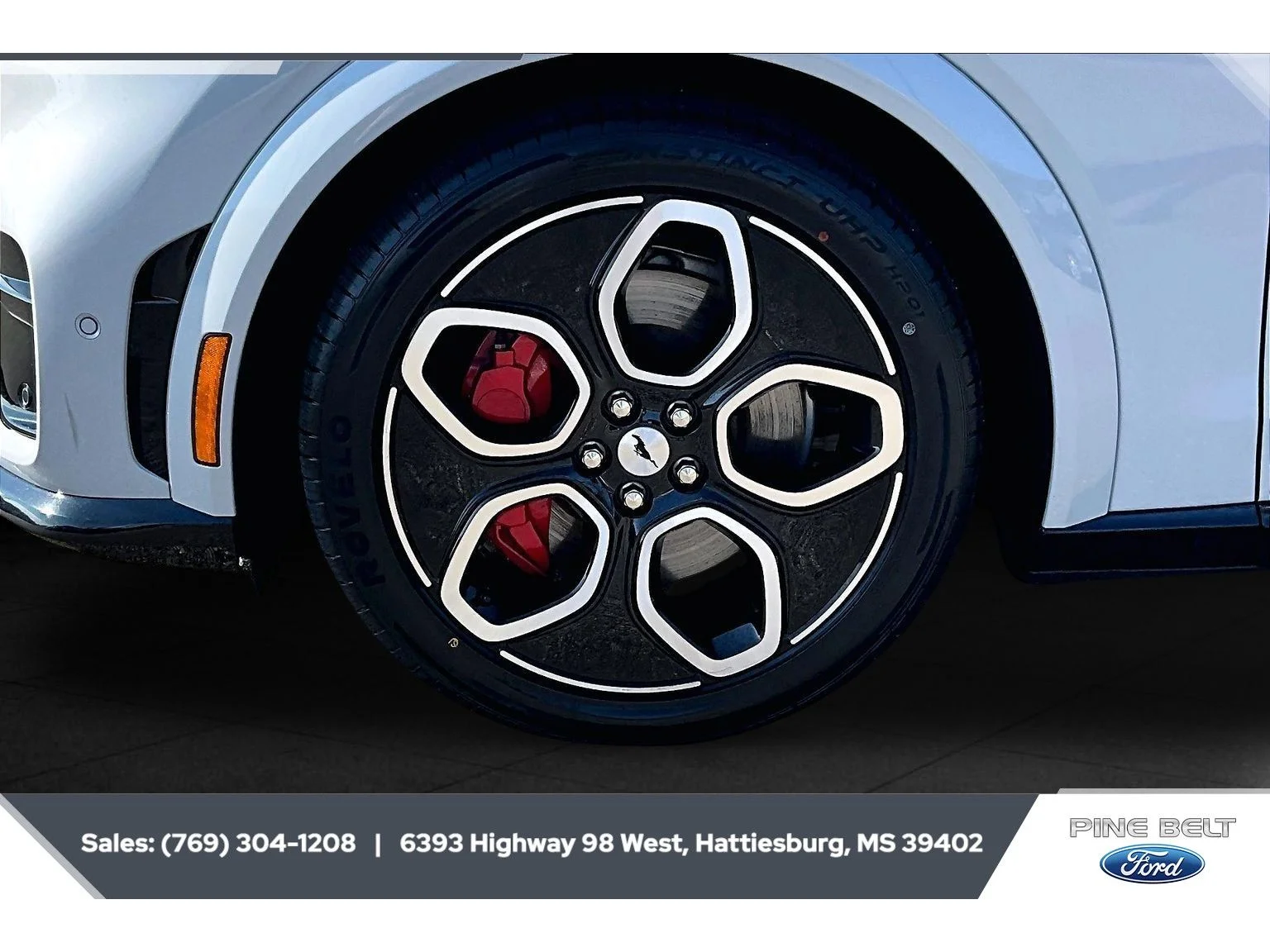 Used 2023 Space White Metallic Ford GT image 7