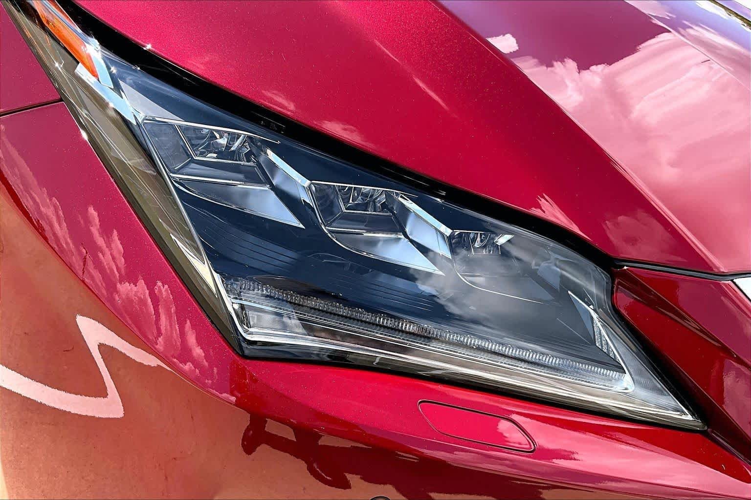 Used 2018 Matador Red Mica Lexus  image 28
