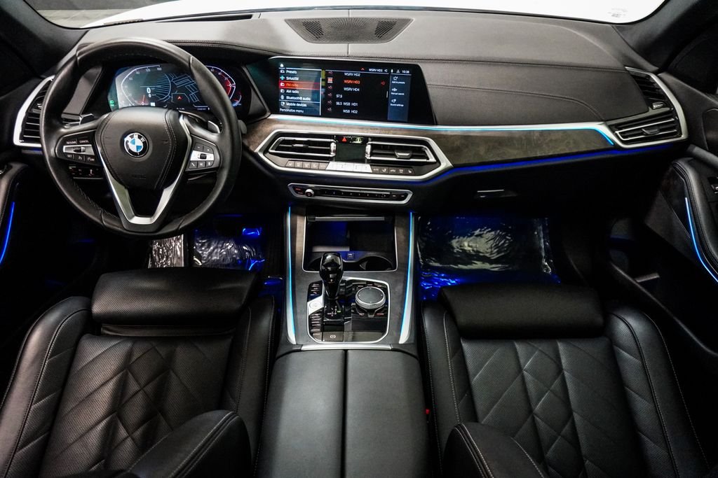 Used 2023 White BMW sDrive40i image 12